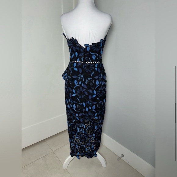 Elliatt Optics Floral Lace Peplum Dress/Size Small - Picture 6 of 10